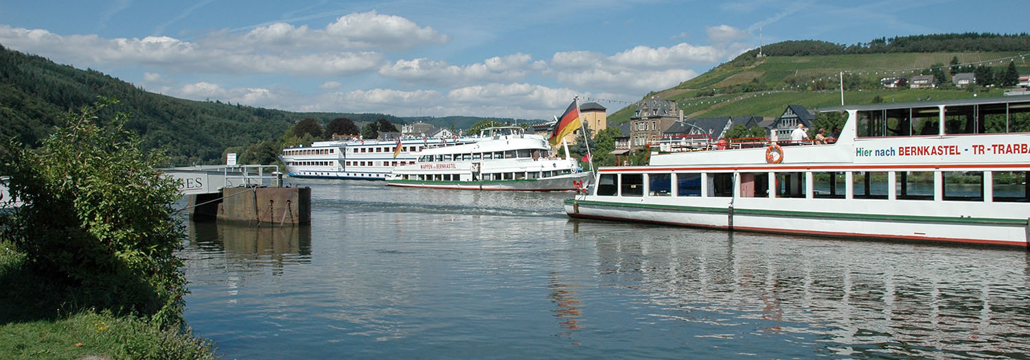 Mosel Anfahrt Schiff