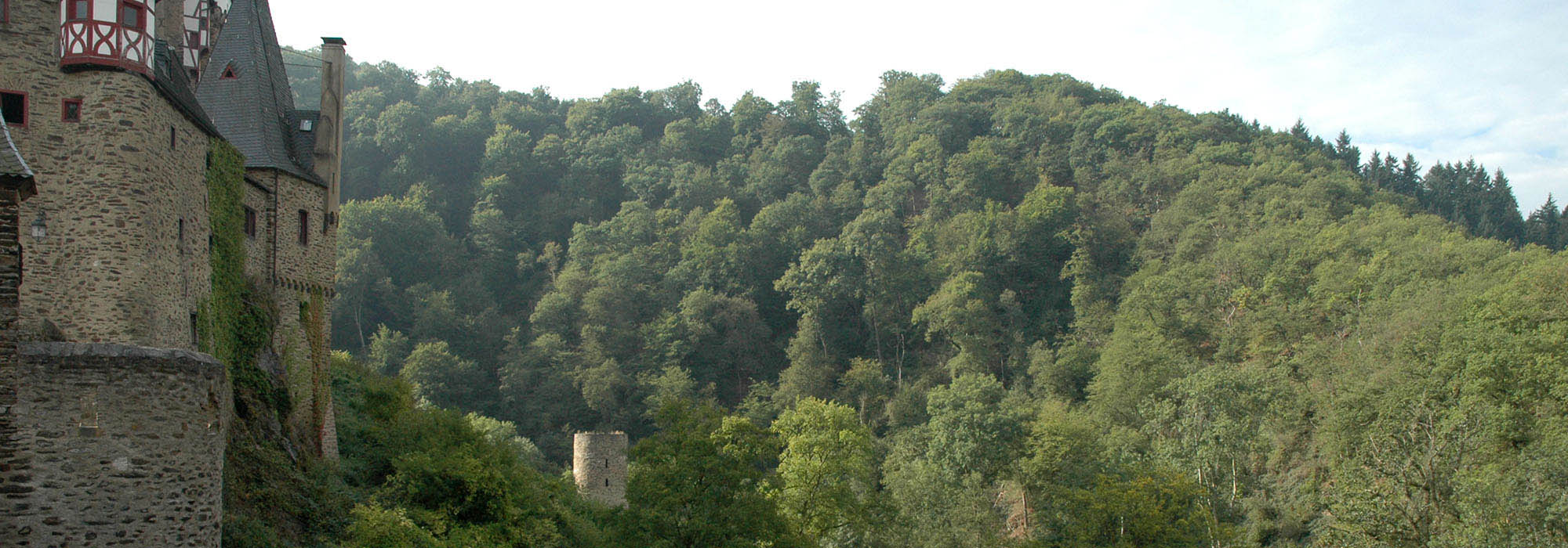 Burg Eltz über Moselkern Elzbach Mosel Wirschem