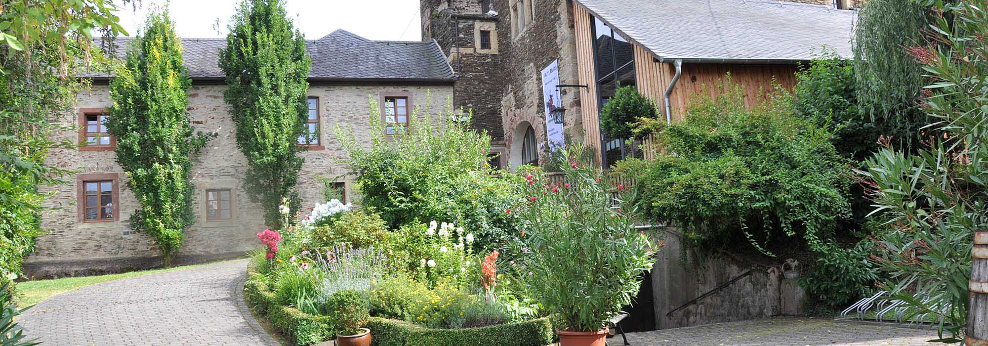 Alte Burg Longuich  Spätgotische Burg in Longuich-Kirsch Mosel