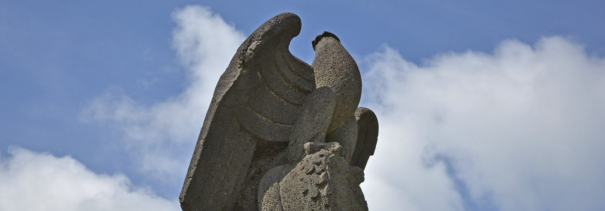 Burg Pyrmont am Elzbach zwischen Roes und Pillig Mosel