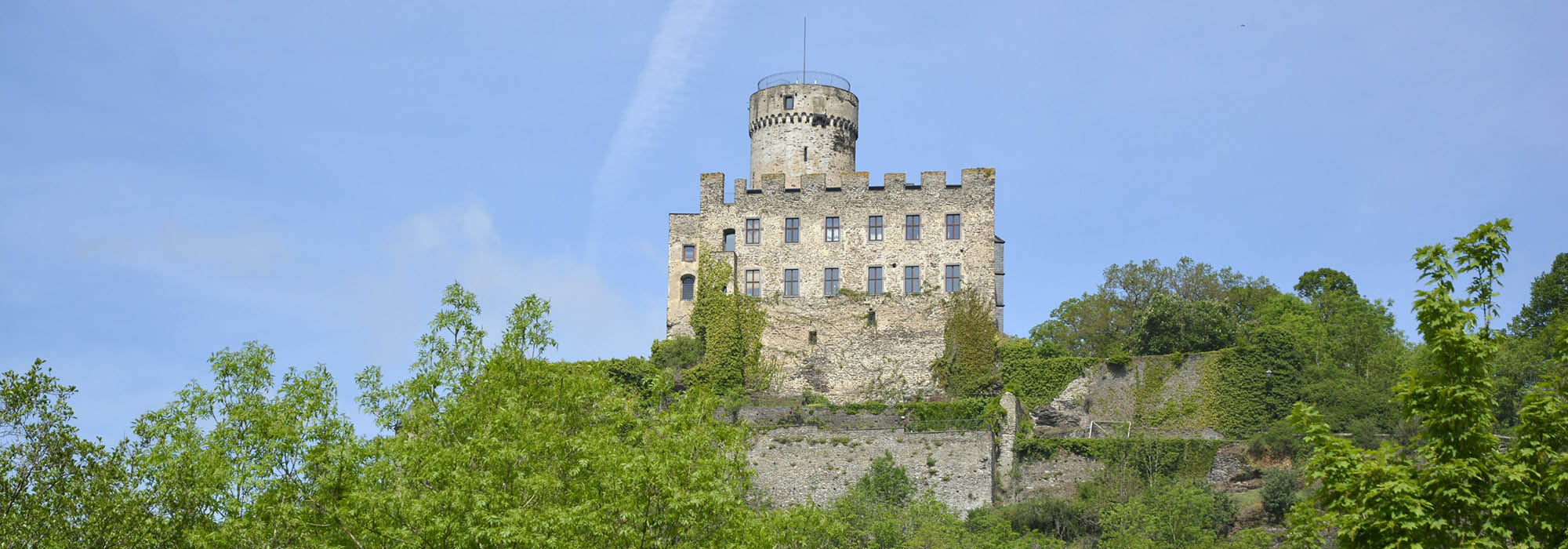 Burg Pyrmont am Elzbach zwischen Roes und Pillig Mosel