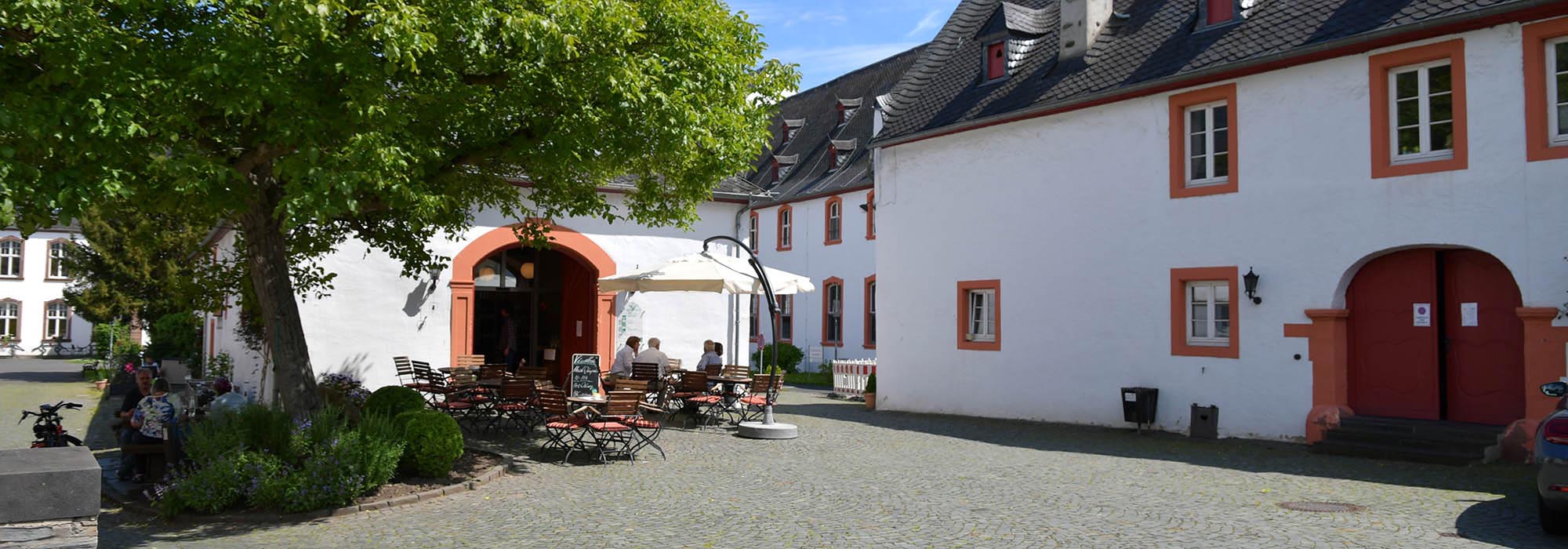 Cusanusstift Bernkastel-Kues Mosel Vinothek